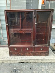 古玩旧藏清代一件品相不错的茶柜博古阁 尺寸高，六十三，宽，五十六，厚，二十。