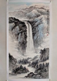 保真书画，当代山水画名家，乔顺峰六尺整纸《长白山飞瀑》山水画佳作180×97cm，纸本托片，乔顺峰，现为国家一级美术师，中国民族画院山东分院副院长、腾飞书画院院长、中国工艺美术家协会会员、中国书画研究院高级美术师、中国国际书画家联合会特约研究员。