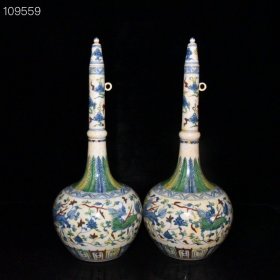 明代成化红胎斗彩麒麟纹长颈胆瓶一对【30.5x14cm】