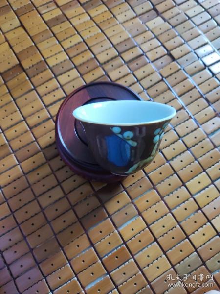 紫金釉堆塑瓷杯一对