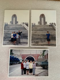 老照片美丽的西北宁夏地区女性 1999.7.14 共三枚 高跟鞋 灰色丝袜 蓝装黑裙 格外显眼 是位追求生活 喜好时尚的优美端庄女性 背面 科达相纸标记 李冰 摄影 1999.7.14