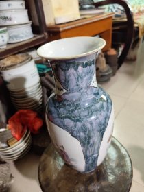 889.八十年代广东大埔高陂印花/八仙人物花瓶（定烧）。