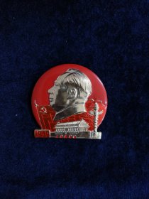 毛主席像章 天安门后党旗