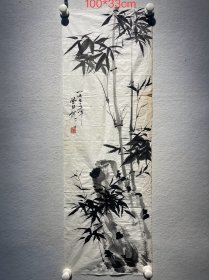 蒋凤白，画，国画，竹子 100*33cm老软片 原名蒋鸿逵，汉族，1915年6月出生于江苏省武进县。当代书画家，中国诗书画研究院院士，中国美术家协会会员。
