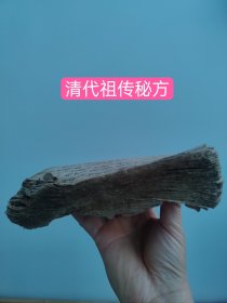 馆藏级别 清代精写中医书孤本 共写176面 (治阳痿酒药方)古代春方(双美丹配方)(玉阴丹 未津塗玉径上行事洗去）(种子丹治男子阳事不举,不能坚久,精薄无子）(汤火药)(牙疼散)(黄水疮药)(上痔疮方)(洗痔疮方)膏药门(金不换膏药方)(万应紫金膏配方)(拔毒膏)(玉红膏搅匀)(千锤膏)(黄纸膏)(狗皮膏药方)(酒药方治半身不遂，四肢无力，腰腿疼痛，左瘫右痪)(老酒药方)