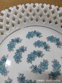 八九十年代秦皇岛生产的镂空果盘（直径：26CM）