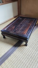 老红木茶桌一个 45*30*11厘米 具体是大叶小叶紫檀黑檀黑酸枝乌木黑柿木哪种木材买家自辨 非常重 密度油性很高 有修复 不缺件 三拼面板 开裂磨损 品相如图 特价不议