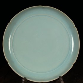 宋汝窑卷足葵口洗，高3.5直径19.5cm