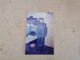 老照片：90年代入伍在宿舍新兵