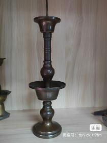 烛台 铜烛台 铜蜡烛台，一个，老烛台，高43厘米，重2.3斤多，前1幅图是清洗后拍的，后面的是没清洗的，整体完美，看清下单，不支持退换。