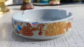 清朝皇后图烟灰缸