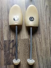 撑鞋器