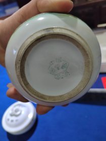 朱砂，金色印泥，自配印泥缸，60.70时年代景德镇瓷缸