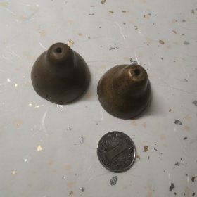 老铜铃铛 一对（尺寸以1元硬币为参照物..）