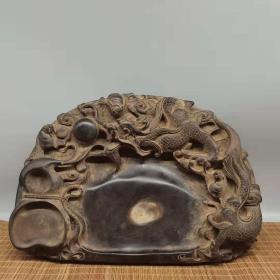 仿古名砚端砚 文房四宝 石雕带字葫芦形大龙砚台
尺寸：30*21*3.5cm
重量：6.3kg
备注：手工测量略有误差
因手机和光线问题图片之间会有色差