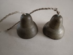 老铜撞铃铛一对 一只完整一只口沿残图四 口径4.5