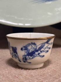 清 若深珍藏八骏图青花茶杯 口径 5.5 高 3.5cm。 包老包真，口沿老包铜，一线。 其余全品。实价包邮