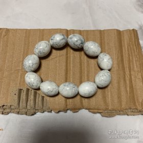 白玉石手串，酷似鹌鹑蛋