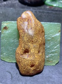 精美波罗的海橘皮纹蜜蜡原石一块，，
