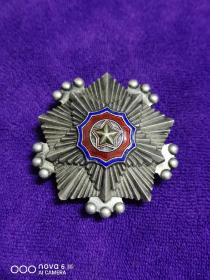 朝鲜颁发给志愿军的三级国旗勋章