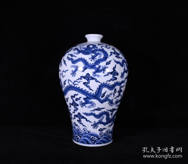 清青花龙纹梅瓶，高35×23厘米