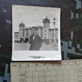 1963年北京火车站留念老照片