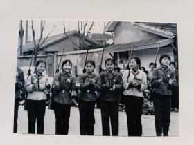 照片:上海女民兵