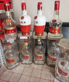五粮液酒瓶50个