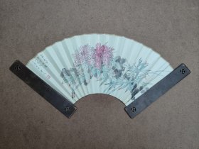曹景祥，男，生于1995年，山东寿光人，青年画家，书画评论家，美术教育家，中国美术家协会会员，中央美术学院中国画博士，中国国家画院研究员，中国画学会会员，中国艺术研究院中国画院研究员，国家一级美术师，孙其峰艺术研究院名誉顾问，霍春阳传统艺术研究会教学主持，霍春阳美术理论课题班执行导师，霍春阳美术创作高研班主讲教师，中国观赏石协会会员，中国收藏家协会会员。