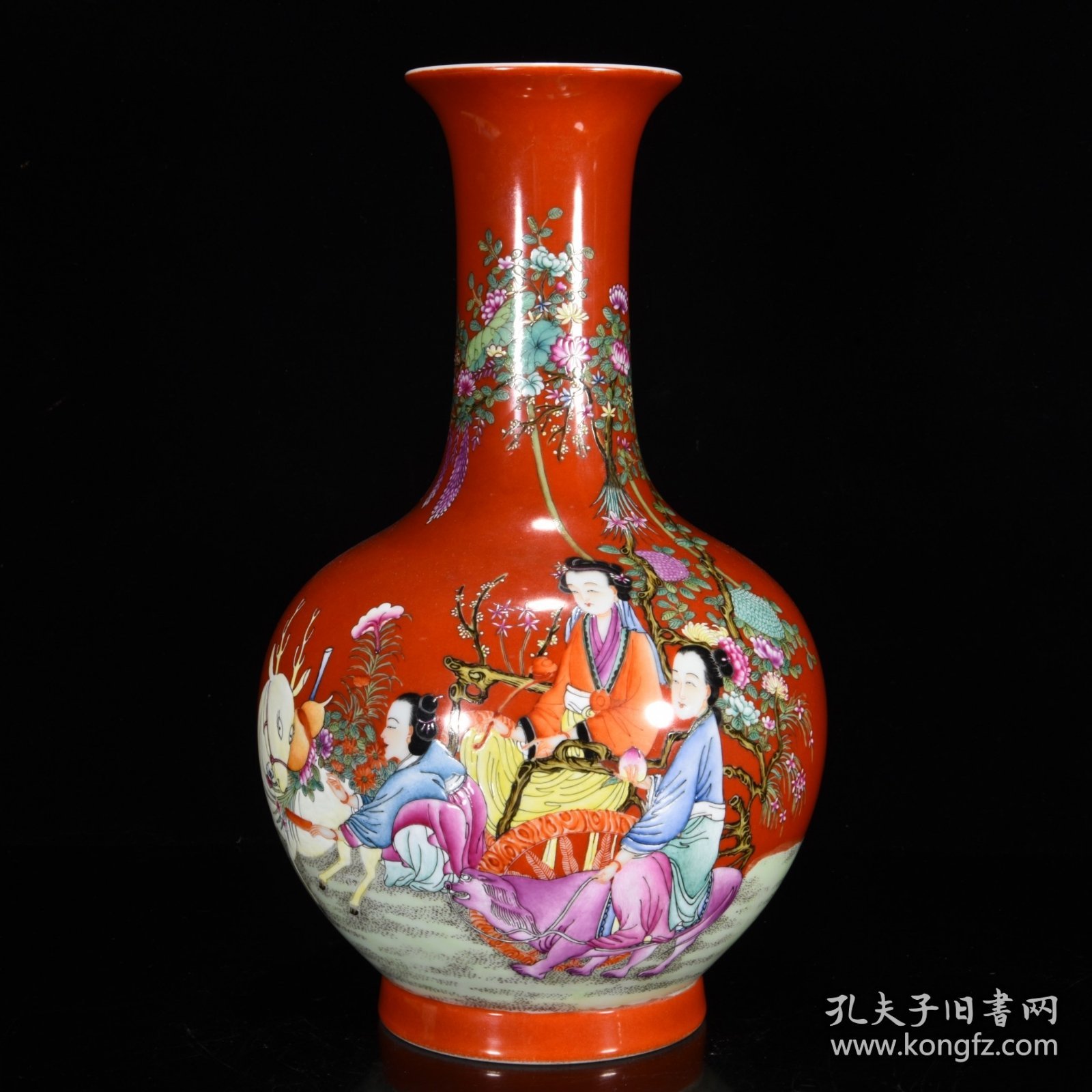 清乾隆年粉彩麻姑献寿纹尚瓶31*18m