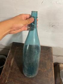 民国时期特大琉璃酒瓶。完整颜色漂亮。40厘米左右