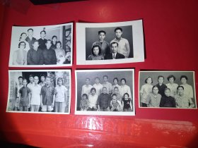 6，70年代---澳门人在台山县同家乡人的家庭合照，5张合售。品如图。
