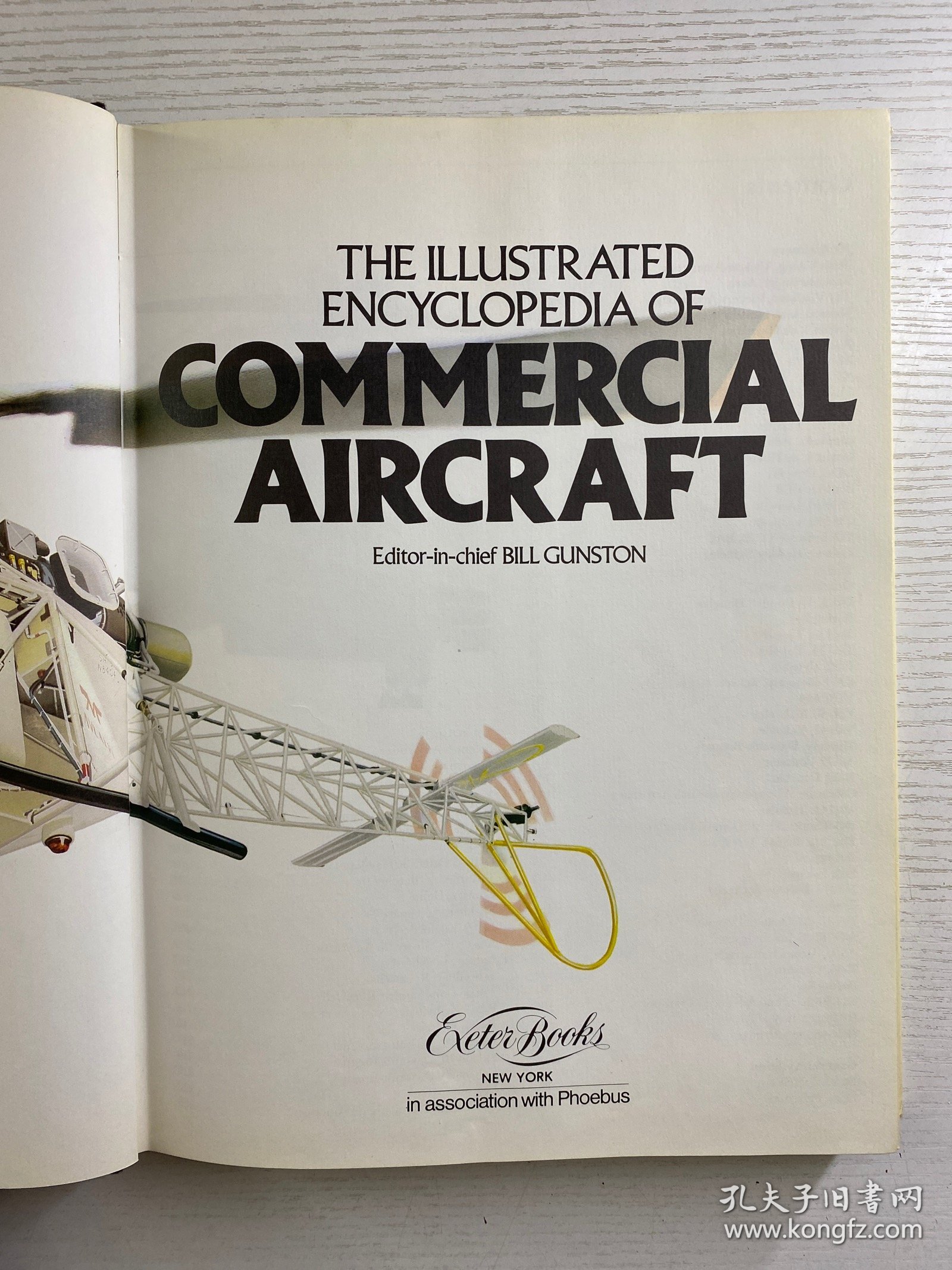 The IllustrAted Encyclopedia of Commercial Aircraft 商用飞机图解百科全书（1980年英文版）8开（精装如图、内页干净）