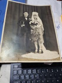 民国十九年 12寸结婚照片【长23厘米、宽18厘米】