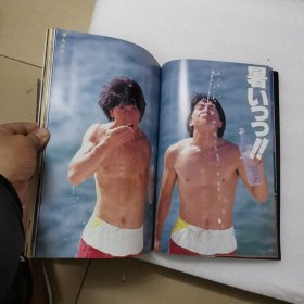 成龙写真集决定版、（附2开海报）16开日版特刊