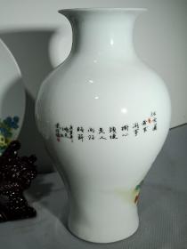 景德镇瓷手绘花瓶.盘摆件一套，完整漂亮，细节如图