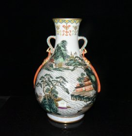 大清乾隆年制珐琅彩山水人物如意耳瓶 尺寸37×26.5cm