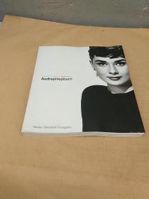 Audrey Hepburn【英文和日文 原版】奥黛丽·赫本(英国女演员)