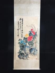 四尺中堂画  花卉画   纯手绘   一物—图
裱好尺寸  高*宽216cm*80cm左右
画芯尺寸  高*宽136cm*64cm左右