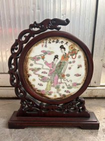 下乡收的美女人物老摆件一个，保存完好，品相如图，喜欢的朋友联系