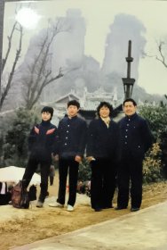 彩色照片（一家人）