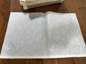 清或民国皮纸一摞（约500张）尺寸：长45.7cm，宽28.5cm。