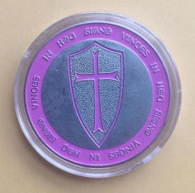 外国钱币硬币纪念章类：欧洲圣骑士十字军 紫色版纪念币（直径40mm）