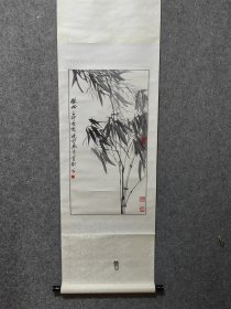 莫晓松（1964——），生于甘肃陇西。1986年毕业于西北师范大学美术系。北京画院艺委会副主任、教育委員會主任，曾任北京画院副院长。国家一级美术师，中国美术家协会会员，中国工笔画学会常务理事，北京美术家协会理事，中国画学会理事，北京市高级职称评审委员，中华全国青年联合会委员。
