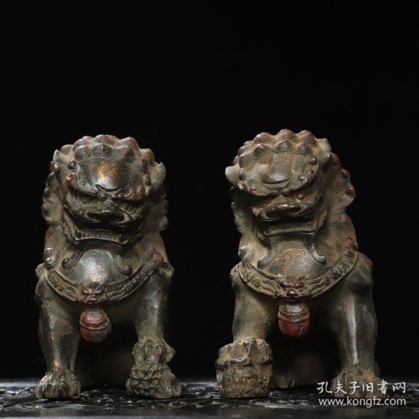 旧藏珍品 铜 拓金 文案摆件 【狮子】摆件一对 数据 单个高15厘米 长14厘米 厚8厘米 总重3.2公斤