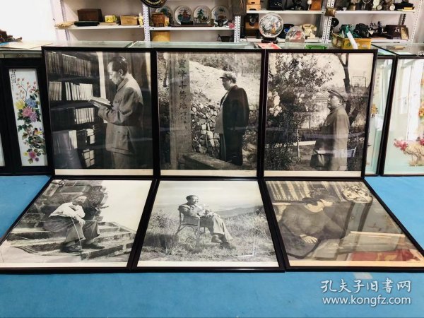 伟人 小一开宣传画一套六张！老画后装裱！分别是:在江西、在灵峰山、在北京、在庐山、在庐山、鉴赏中国古代书画！（惜鉴赏书画有开裂被粘贴了胶带 见最后一图）超大小一开尺寸（97*80公分单幅）！六幅排开是将近5米！悬挂摆放十分气魄！展馆收藏精品 ！收藏精品！稀有老物件！