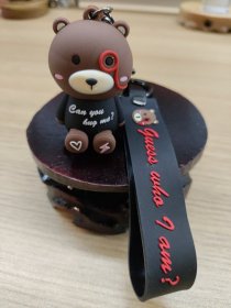 单眼镜小熊挂件