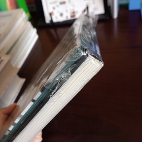 《灵动的河谷 独龙族》+DVD【未拆封但封膜已破。品如图，所有图片都是实物拍摄】
