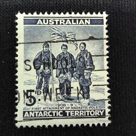 Aus03外国邮票澳属南极1961年 探险家 国旗 （票小） 信销 1全 邮戳随机
一个在澳大利亚印刷的邮票（南极领地），描绘的是埃奇沃思戴维，沙克尔顿探险队成员在磁极。