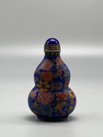 琉璃外画鼻烟壶